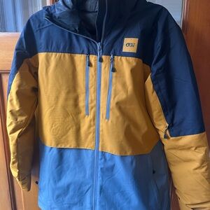 Picture organic snow coat- in excellent condition